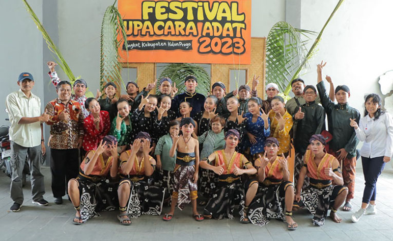 Kalurahan Kaliagung Sabet Juara II Penyaji Terbaik di Festival Upacara Adat Tingkat Kabupaten Kulon 