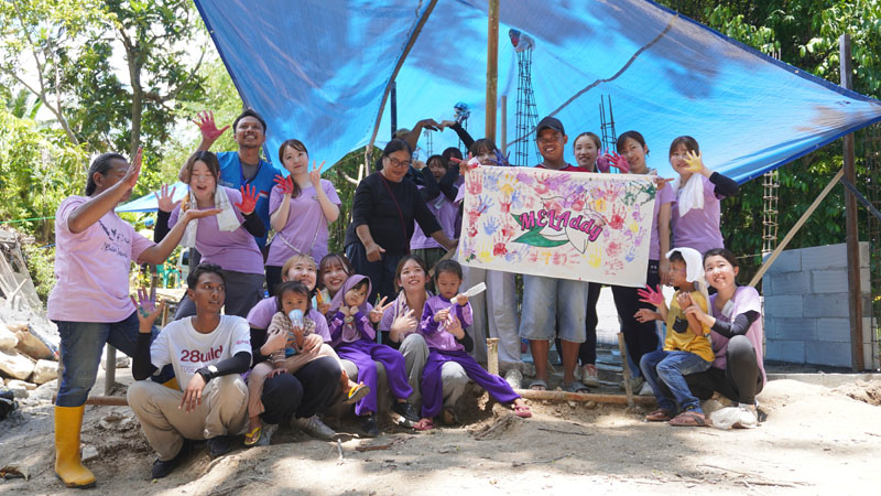 Penuh Haru, Perpisahan Relawan Habitat Indonesia di Ngrandu Diwarnai Tangis   